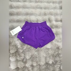 NWT Lululemon Hotty Hot HR Short 2.5" *Lined size 4 college purple
